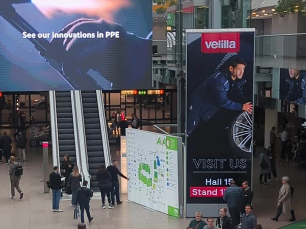 VELILLA EN LAS PANTALLAS DE DÜSSELDORF